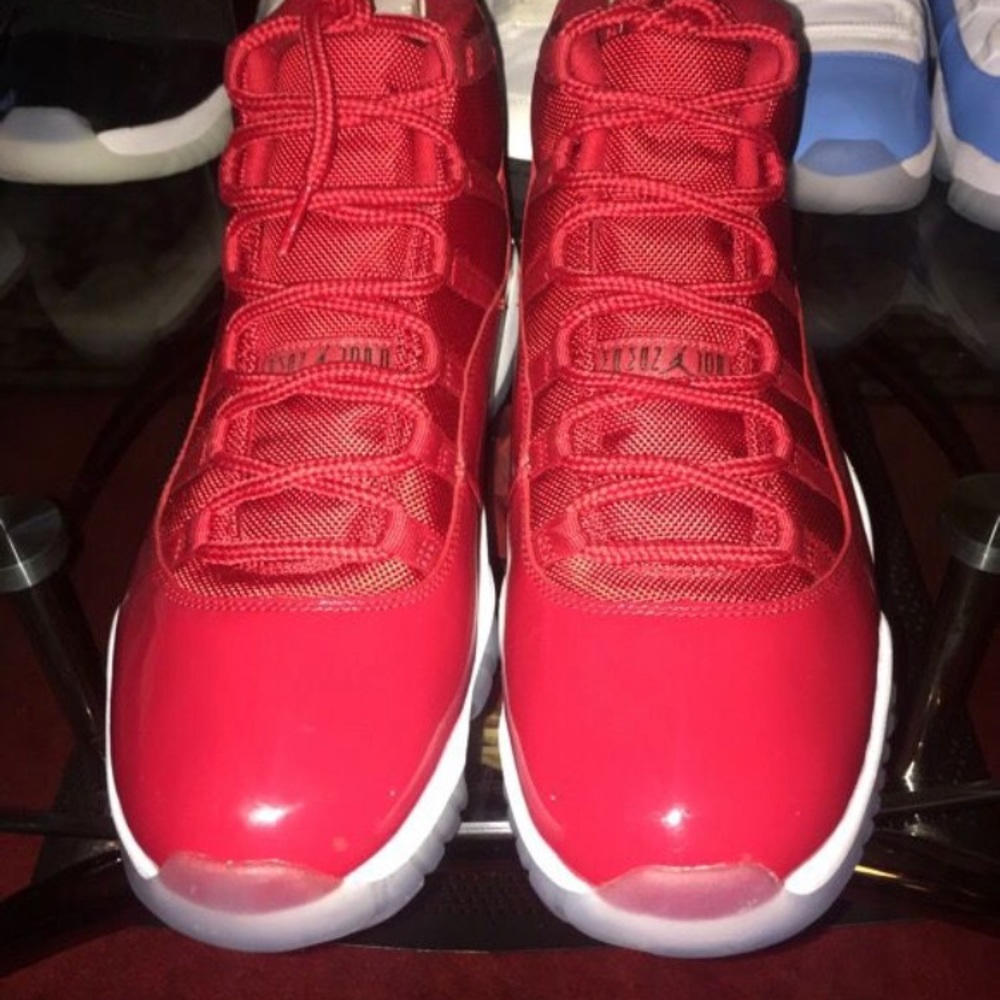 Win like 96 Retro 11s.